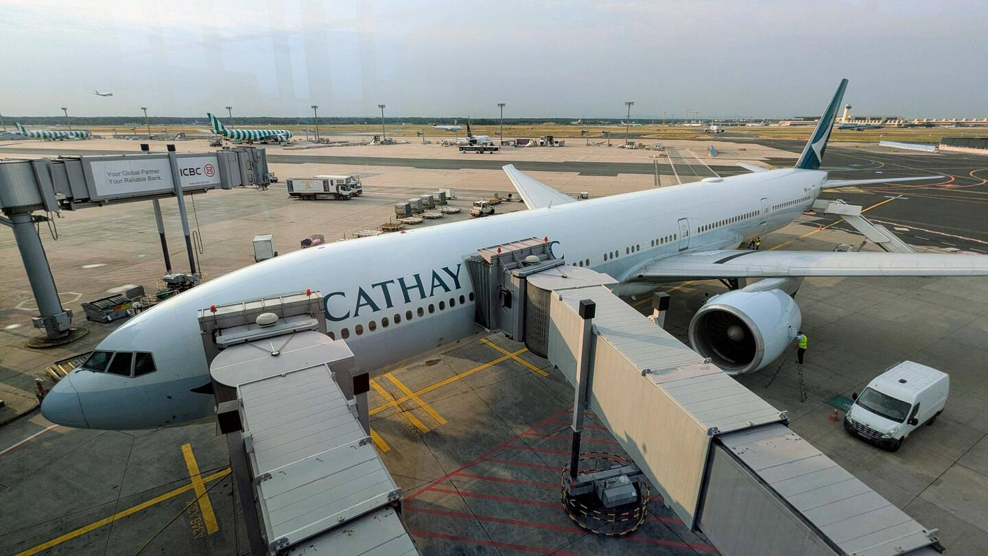 Cathay Pacific B777-300ER heute morgen nach der Landung in FRA