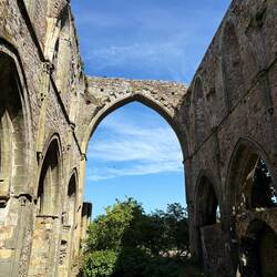 An Abbey "en plein air"