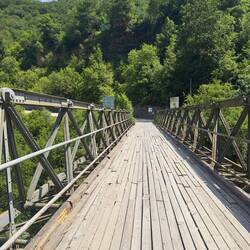 Brücke zwischen bosnischer und montenegrinischer Grenzkontrolle