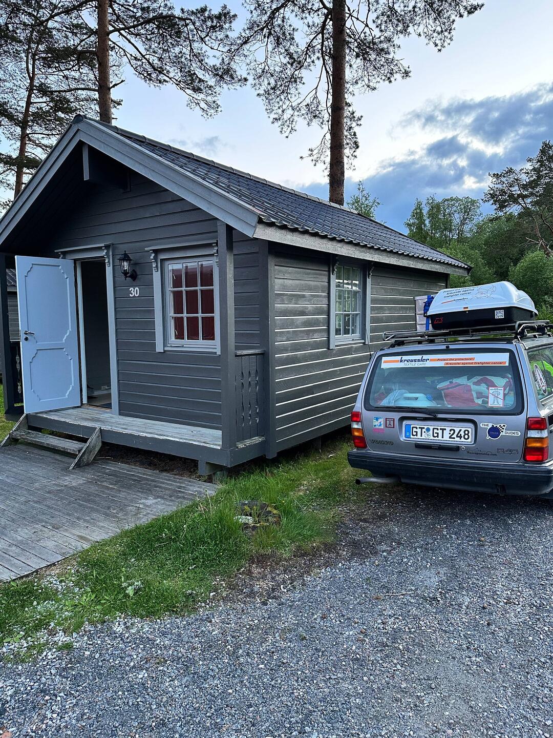 ..23:30, es ist noch lange nicht dunkel...