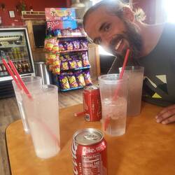 Dachten wir zumindest! Nach 100 km mussten die Getränkespeicher wieder gefüllt werden