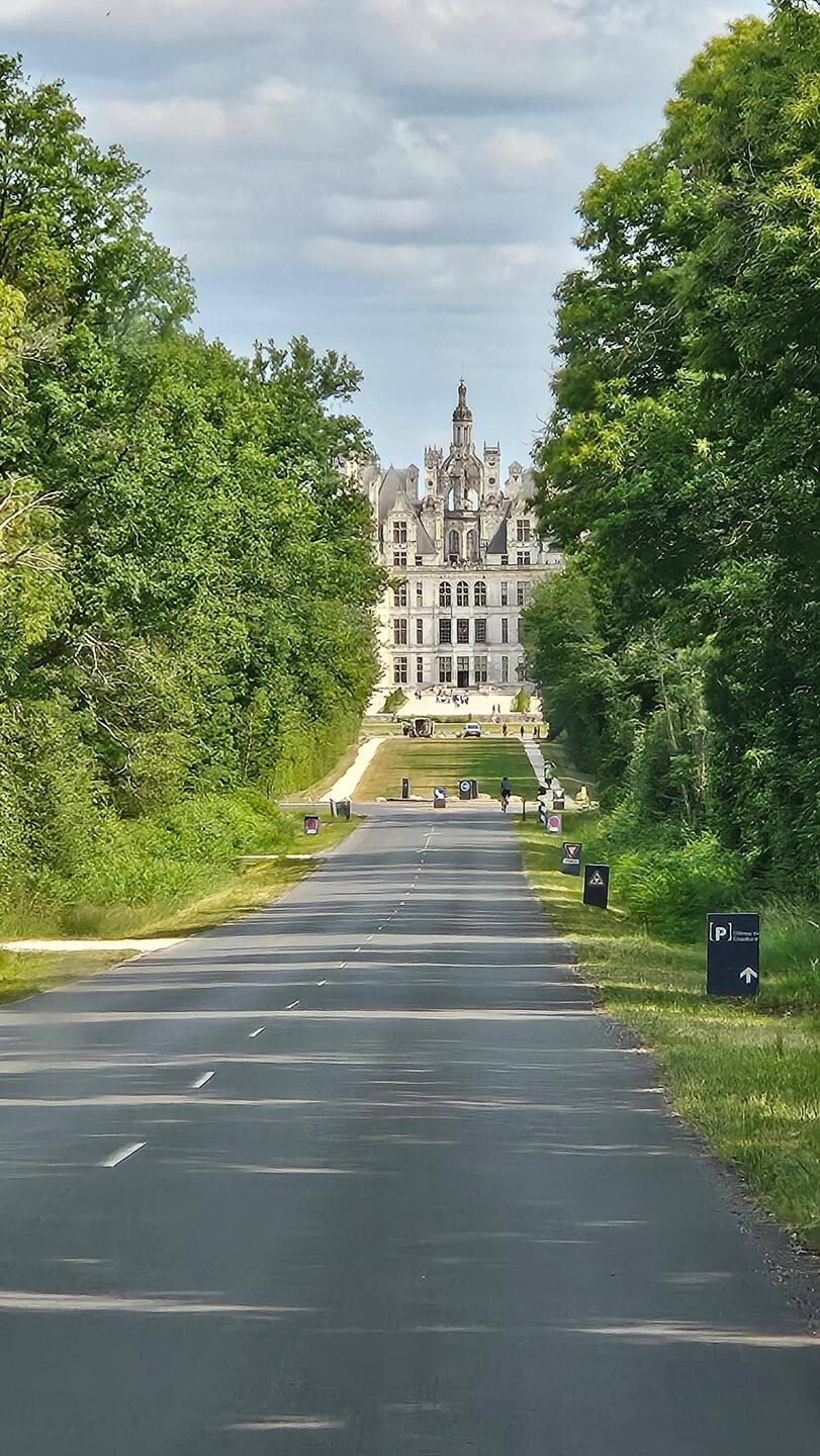 ZUFAHRT zum Schloss