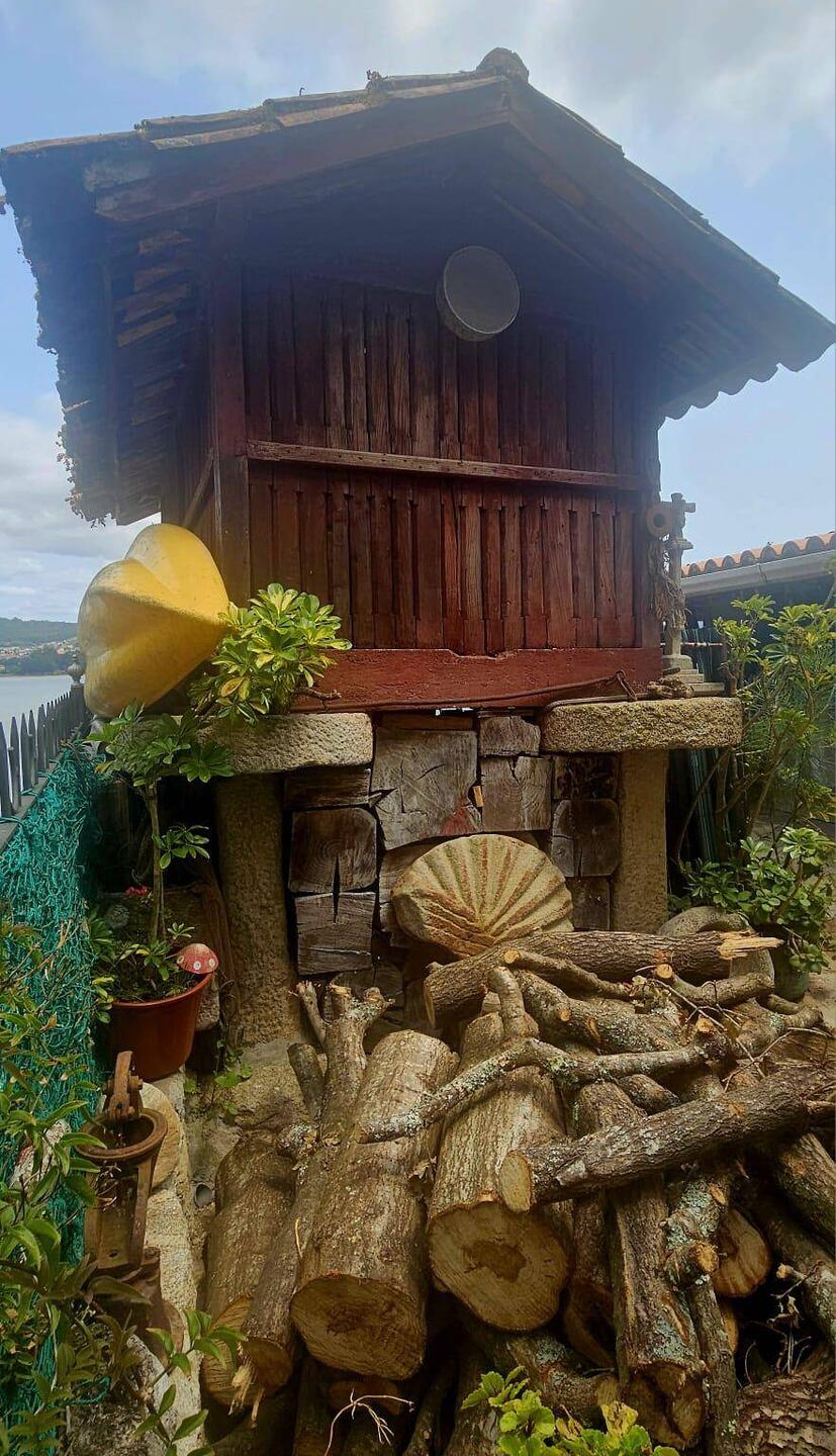 ... untypischer Horreo aus Holz ...