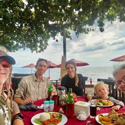 On s'arrête pour savourer un bon repas à prix plus que raisonnable ! (Repas complet à 4€/personne)