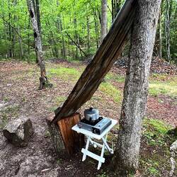 Unser selbstgebauter Kochunterstand funktioniert sehr gut.