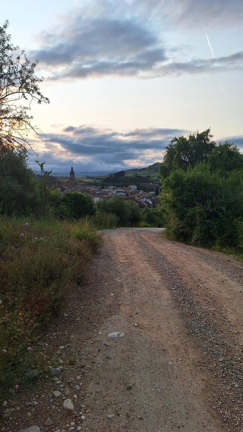 Leaving the albergue and heading out of Puenta la Reina