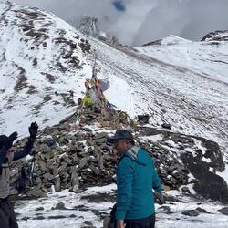 Sherpa dance and panoramic view of Bogala la pass