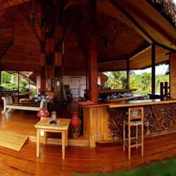 Restaurant & bar area.