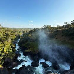 Der 3. Fall ergießt sich in den sambischen Dschungel.