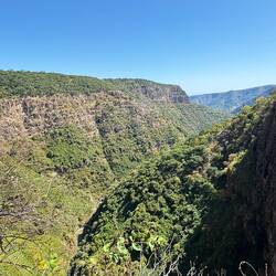 Und das, liebe Interessierten, ist das Tal des Kalambo Falls. Sehr schön!