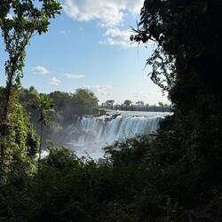 Und wieder: Wasser Marsch! Heute ist unser Camp an den Chishimba Fällen.