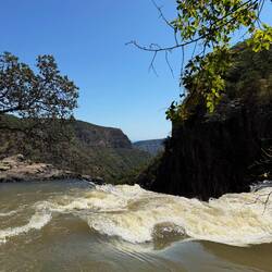 Oben an der Kante. Unter Lebens verkürzenden Umständen wurde dieses Foto gemacht. 😉