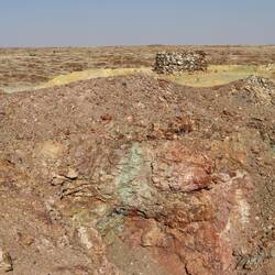 Es gibt eine alte Schwefelmine im Nationalpark...