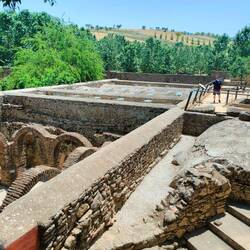 Badehäuser von oben, den Eintritt haben wir uns gespart