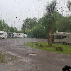 Ankunft im Regen