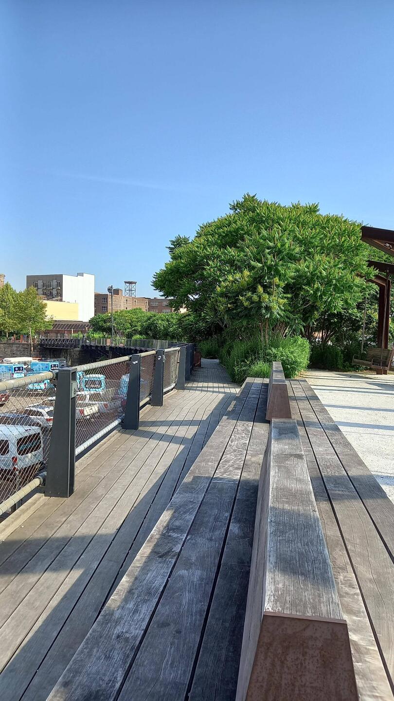 Eine verlassene Bahnstrecke. Leider kamen wir nicht weiter, da es Privatgelände war.