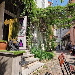 Im Hinterhof bei Pierre