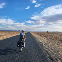 Zu Beginn fuhren wir auf wunderbar geteerten Straßen