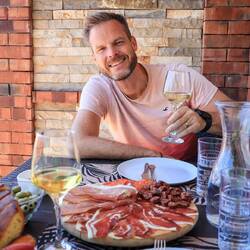 Lokale Weinverkostung mit sehr gutem Wein und Essen 🤤