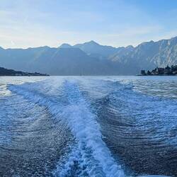 Perfekter Abschluss: eine Bootsfahrt durch die Bucht