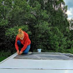 Plane kommt für die Nacht wieder drauf