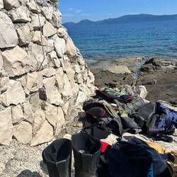 Unsere Biker-Ausrüstung. Da kommt ganz schön was zusammen, das wir bei 30 Grad auf dem Körper tragen