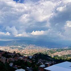 Medellín de jour vue de l'hôtel