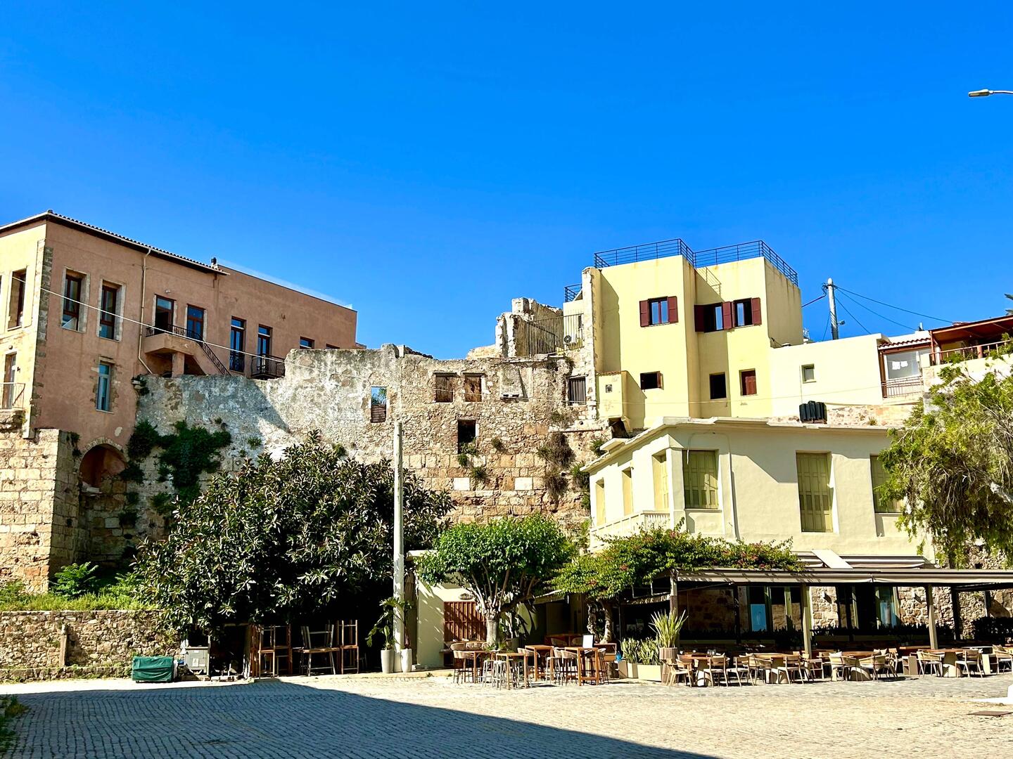 Old Town ruins & café courtyard
