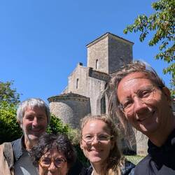 Vier Kirchgänger