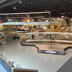 Riesen Flugzeugmuseum.
