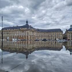 miroir-deau-place-bourse