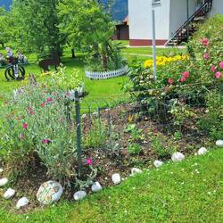 Sehr liebevoll gepflegter Garten