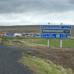 Th gas station. The digital sign does not work on my photos. It announces it is 1 degrees.