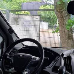 Blick aus dem Fenster, das Schwarze ist die Bühne