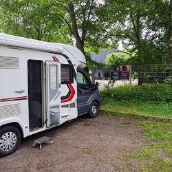 Ein wenig Platz vor dem Wohnmobil