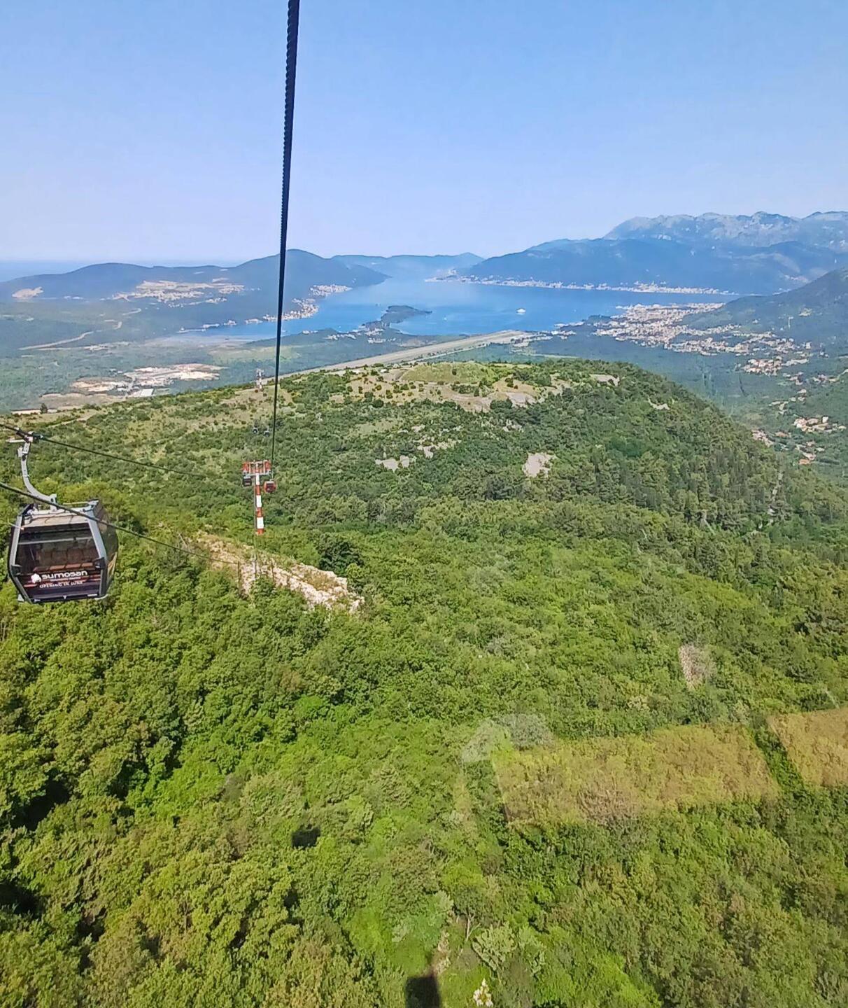 Mit der Gondelbahn auf den Berg Lovcen