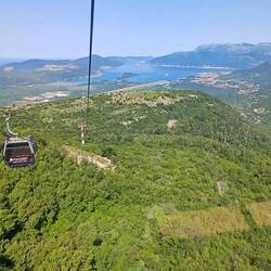 Mit der Gondelbahn auf den Berg Lovcen