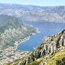 Traumhaft schöne Aussicht auf Kotor