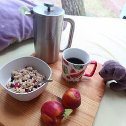 Ich finde ja, man sollte viel öfter im Bett frühstücken 🤗