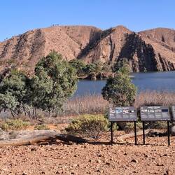 Aroona Dam from the other side. Well signposted trail this time