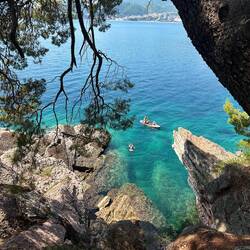 Spaziergang zum Meer. Es hat viele Treppen.
