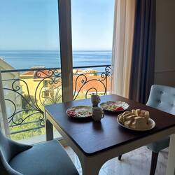 Zmorge mit Meerblick 😍