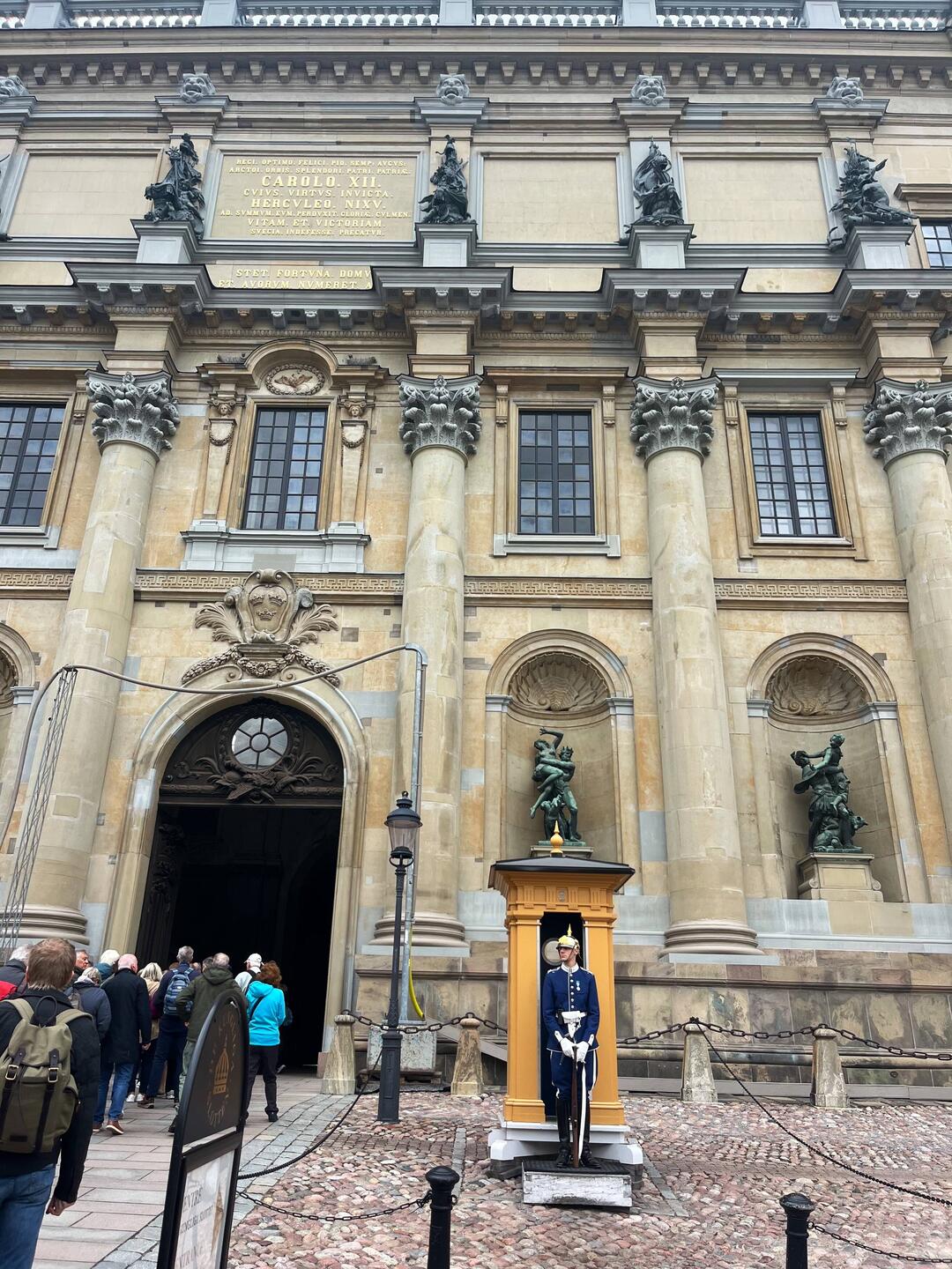 Swedish soldiers guard entrance to the Royal Palace