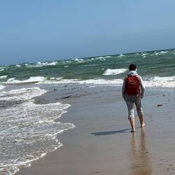 bald steh ich mit meine Füssen in der Nord-und Ostsee