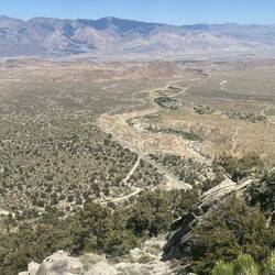Ausblick von der Sierra Nevada auf Alabama Hills und Coso Range