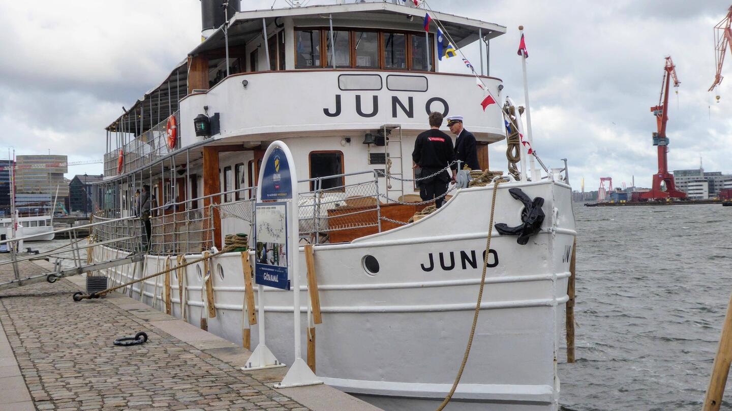 Wir fahren mit der Juno, nicht (wie gestern behauptet,) mit der Wilhelm Tham