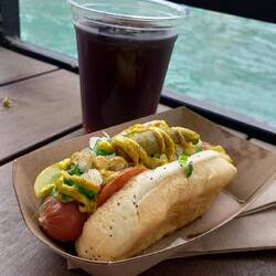 Und anschließend ein Hotdog Chicago style ,,alles außer Ketchup "🤗💕🤗