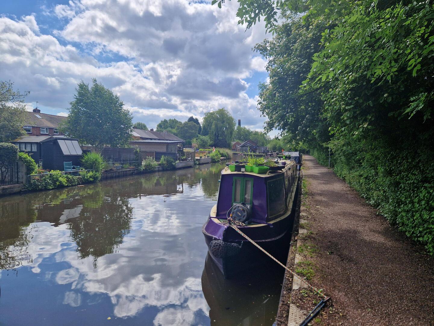 Back on the Trent and Mersey Canal