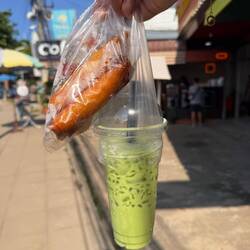 Thai Tea und Früehligsrolle zum Zmorge