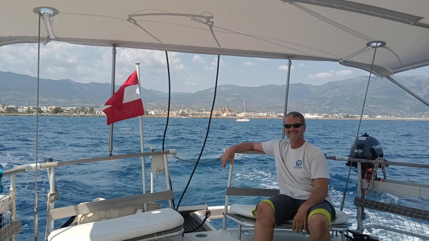 LEINEN LOS >>> Kalamata liegt im Kielwasser